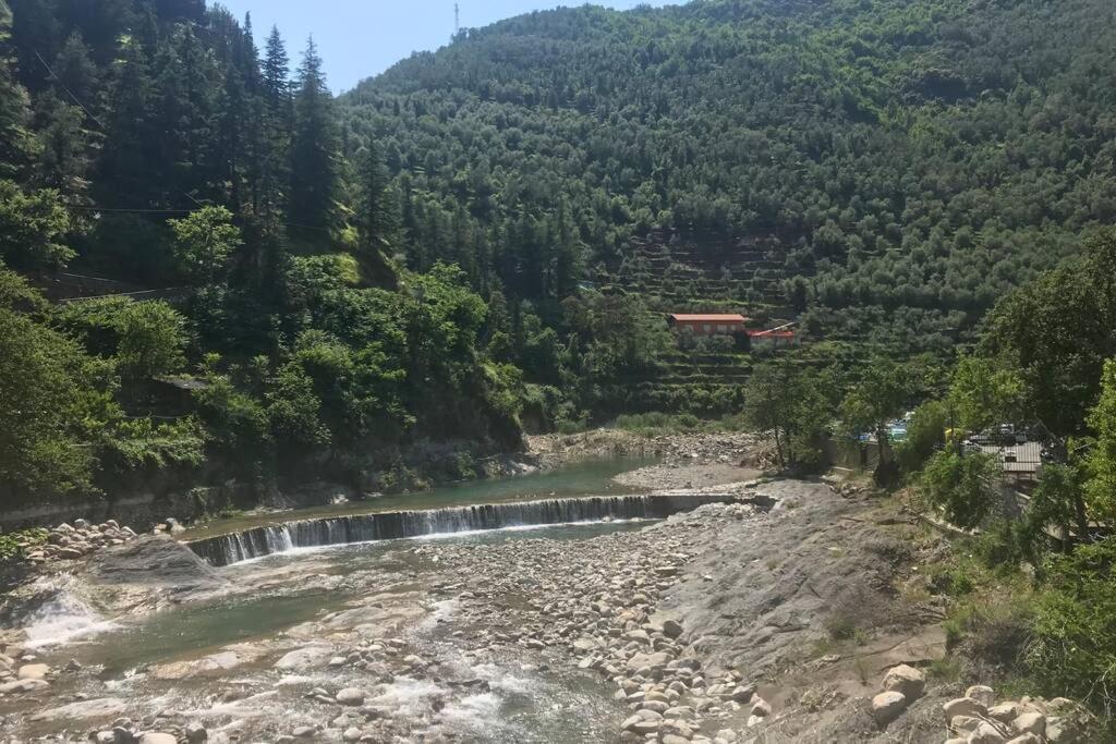 U Sportegu Da E Monti A Giaia *