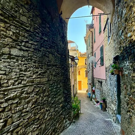 Alloggio U Sportegu Da E Monti A Giaia Badalucco Exterior foto